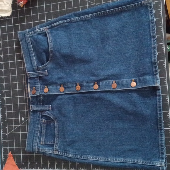Denim mini skirt - Picture 2 of 3